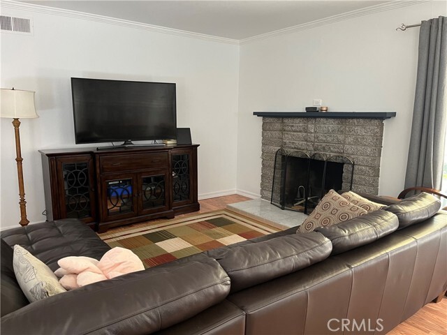Building Photo - 235 Green Oaks Dr