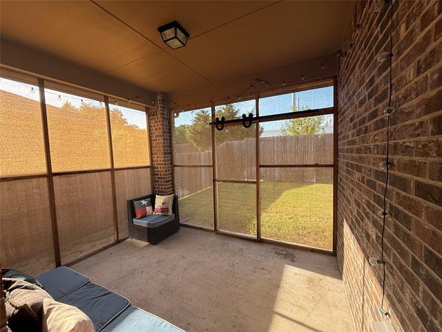Building Photo - 2225 Windhaven Dr