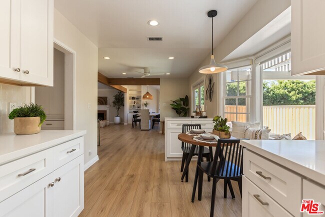 Building Photo - 3544 Gardenia Ave