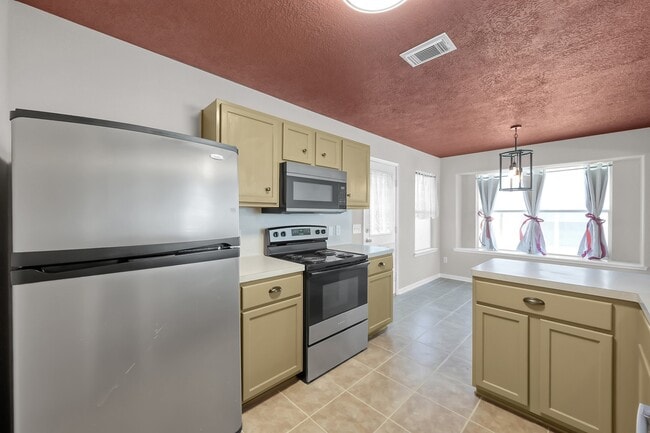 Building Photo - 13952 Buckskin Dr