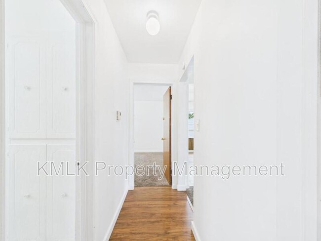 Building Photo - 636 Lurie Ave