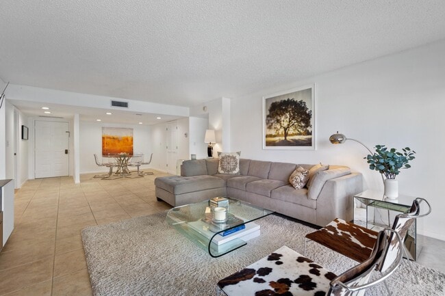 Building Photo - 5000 N Ocean Blvd