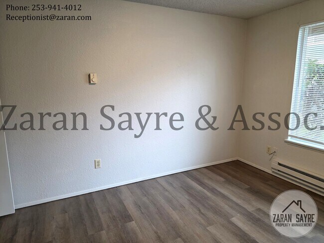 Building Photo - 501-C Garden Level Three Bedroom