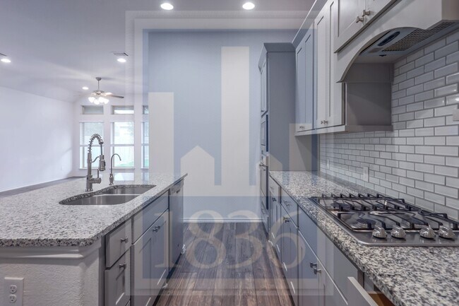 Building Photo - 308 Lacey Oak Lp