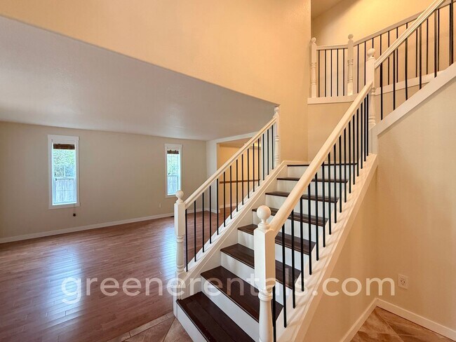 Building Photo - Beautiful 4BD/2.5BA West Olympia Home in Quiet Neighborhood