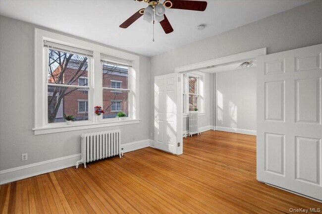 Building Photo - 548 Warburton Ave