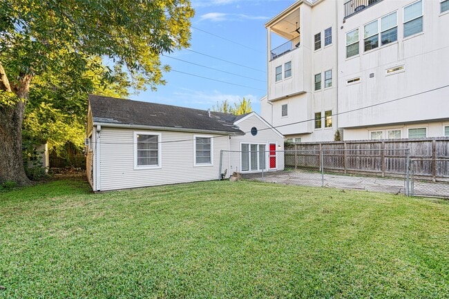 Building Photo - 2501 Dorrington St