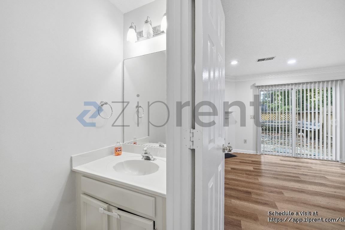 Building Photo - 661 Coventry Township Ln