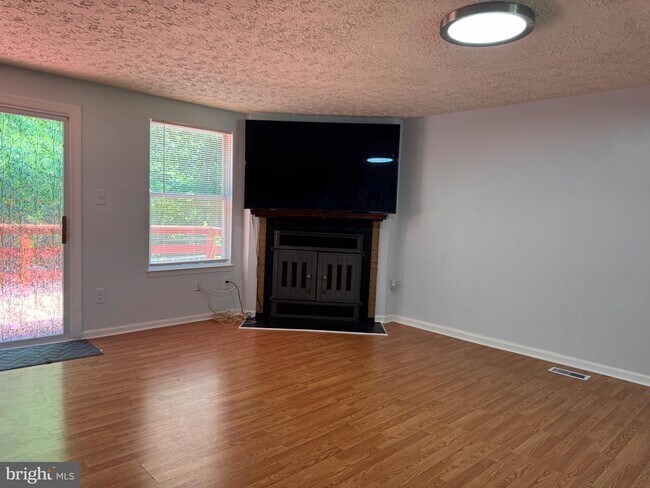 Building Photo - 6917 Villa-Del-Rey Ct
