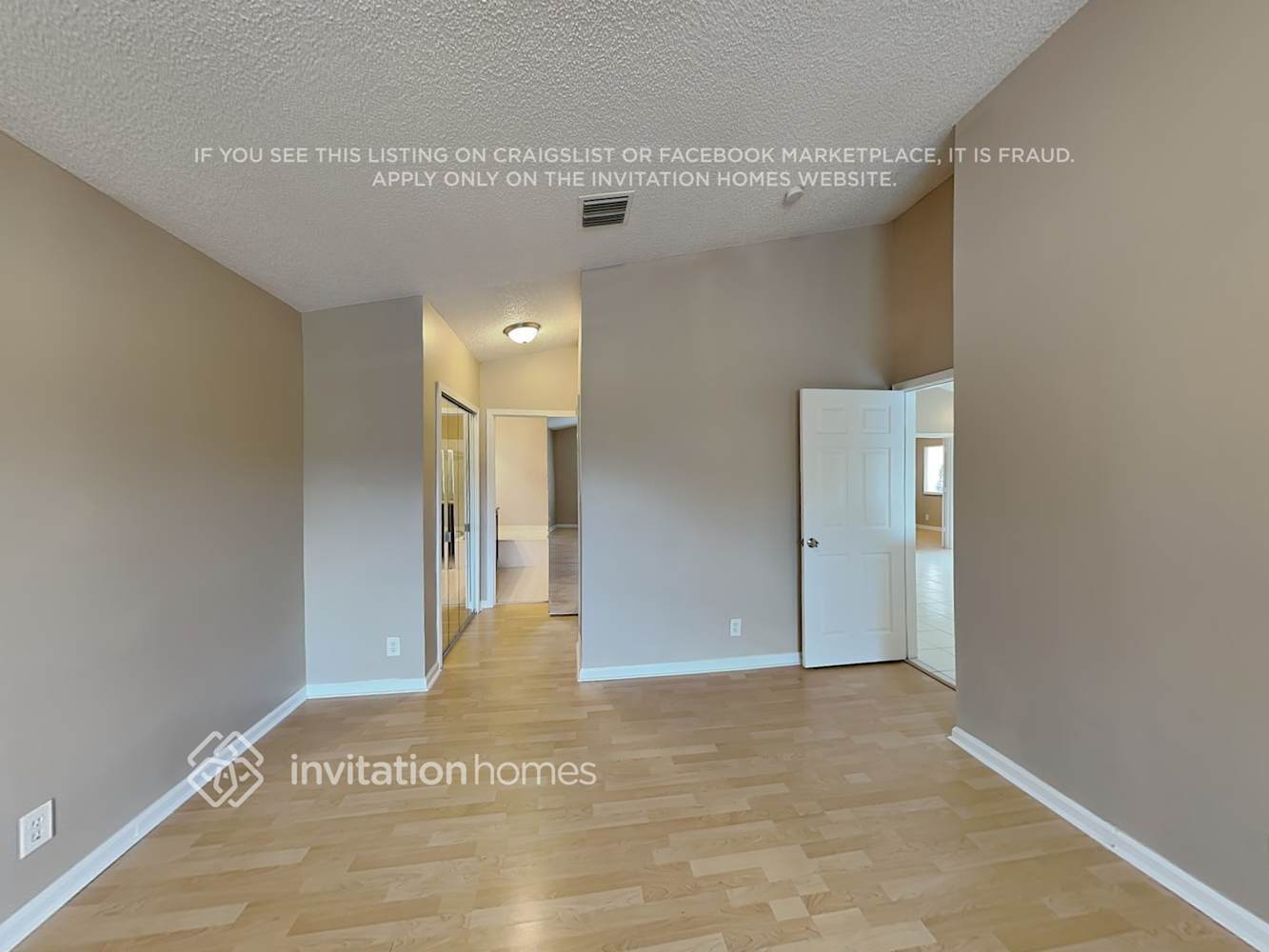 Building Photo - 1401 Banyan Cir