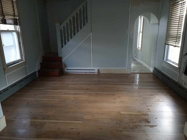 Building Photo - 719 Seneca St