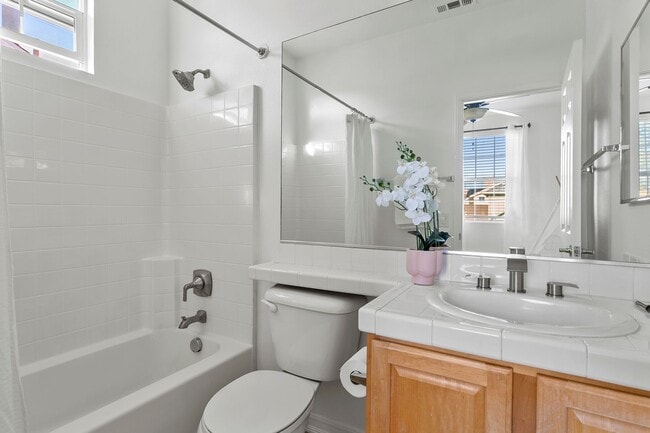Building Photo - Tri-level Home in Ladera Ranch, now available!