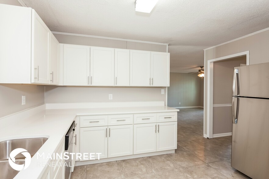 Building Photo - 135 Dundee Dr