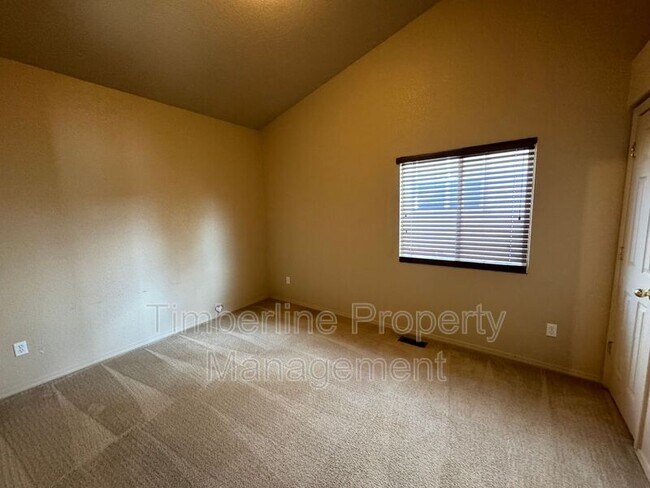Building Photo - 7357 Legend Hill Dr