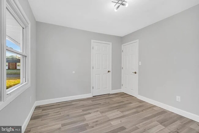 Building Photo - 17 Parish Ln