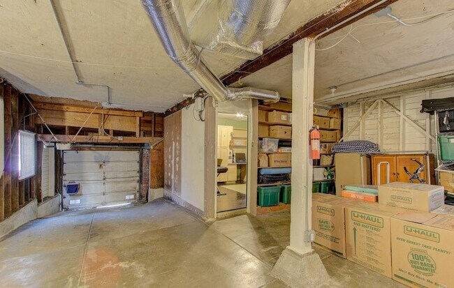 Building Photo - 365 Wawona St