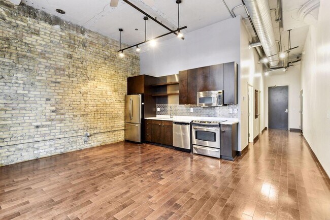 Building Photo - 618 N Washington Ave