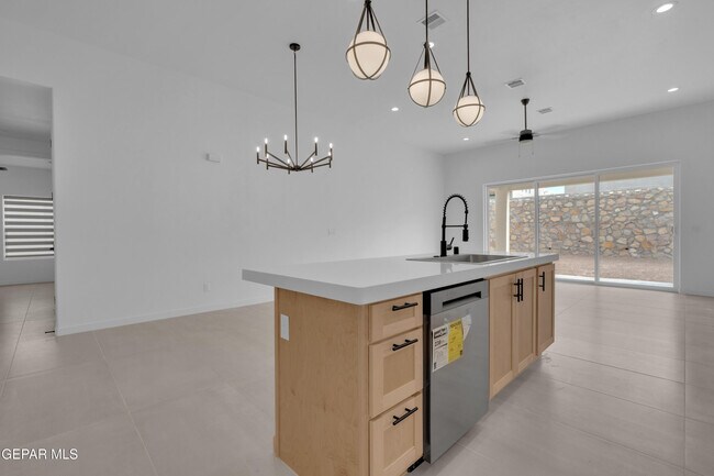 Building Photo - 12825 Middlesbrough Ave