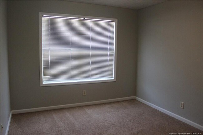 Building Photo - 325 Waterdown Dr