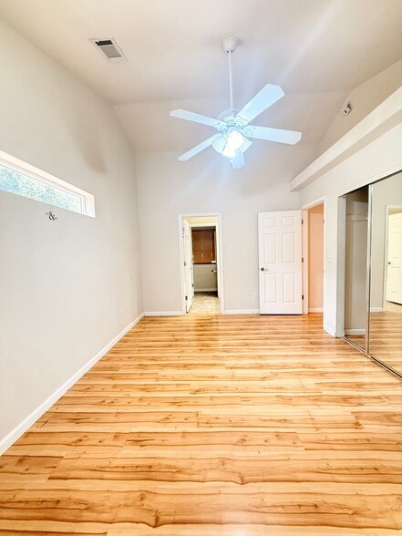 Building Photo - 1822 Heller Ln