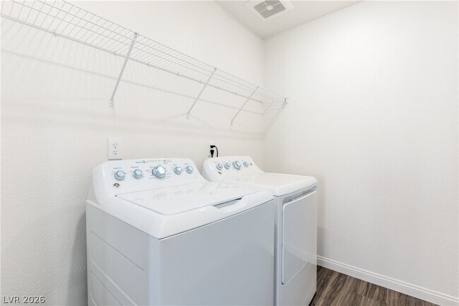 Building Photo - 2685 Abrantes Pl