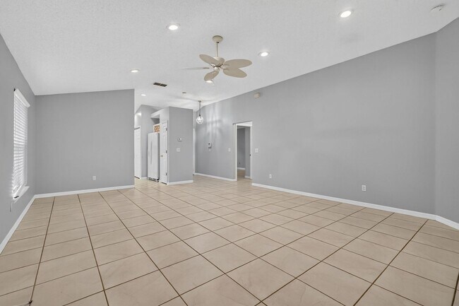 Building Photo - 3025 Andover Ct