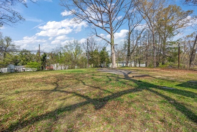 Building Photo - 208 Telegraph Rd