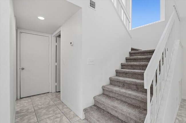 Building Photo - 2408 Sage Pointe Cir