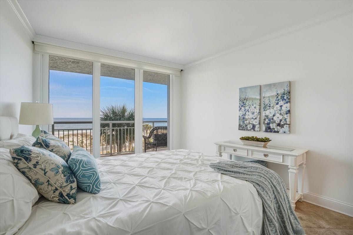 Building Photo - 1601 Ocean Dr S