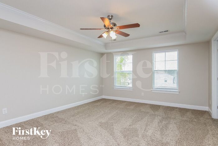 Building Photo - 97 Roterham Dr