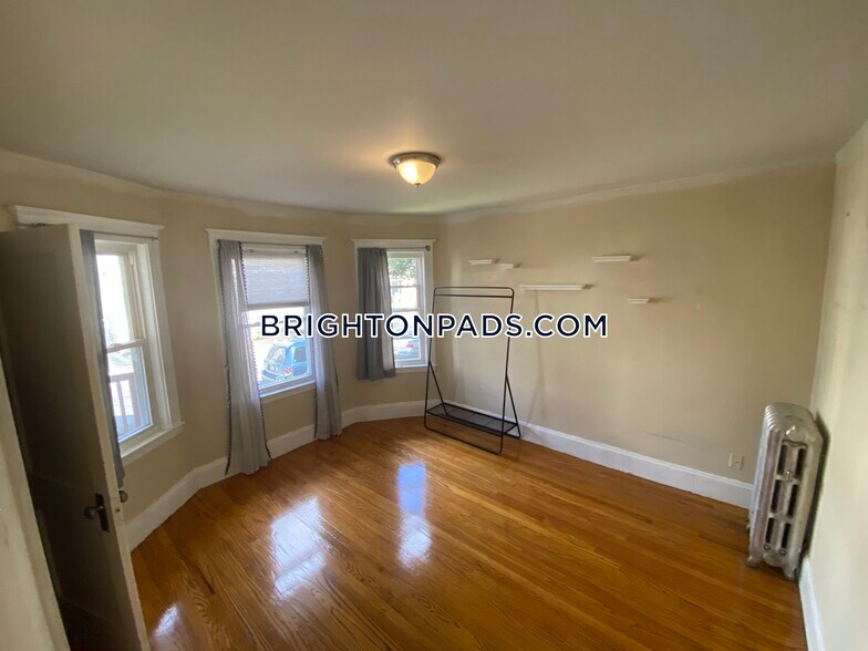 Building Photo - 28 Claymoss Rd