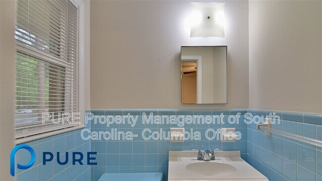 Building Photo - 316 Pitney Rd