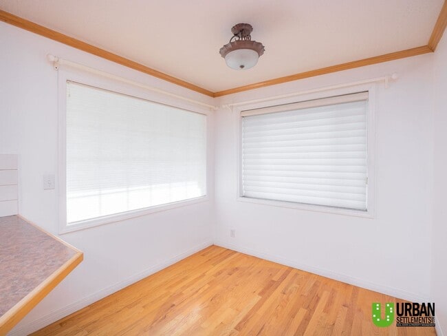 Building Photo - Spacious Glenrose Retreat | 3 Bed + Shop + Private Wooded Setting