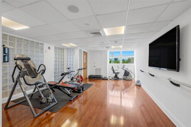 Building Photo - 650 West Ave