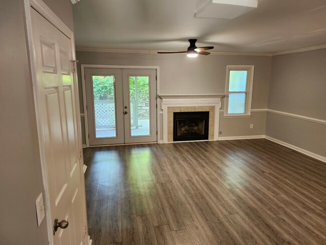 Building Photo - 203 Oak Hollow Ct