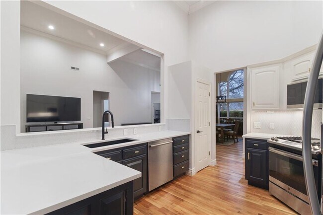 Building Photo - 4313 W Arlington Dr