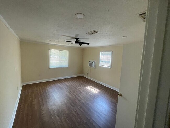 Building Photo - 6239 Wesley St