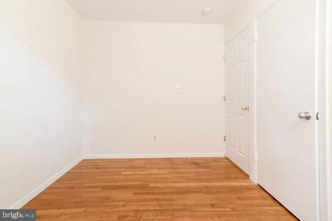 Building Photo - 4111 Denfeld Ave