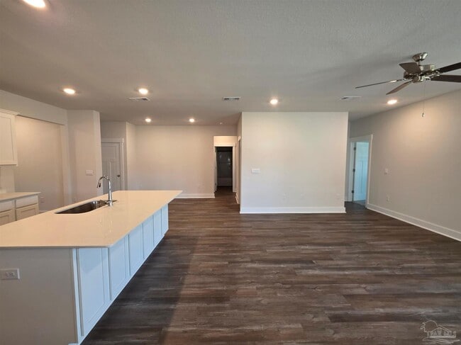 Building Photo - 5839 Sargassum Ln