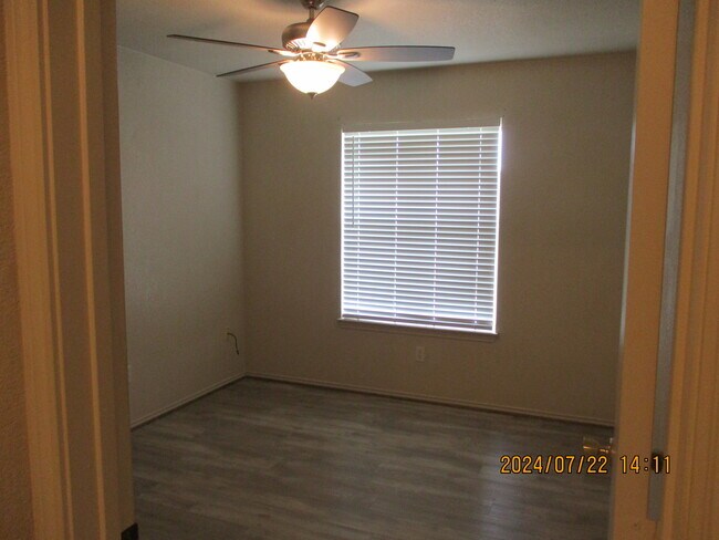 Building Photo - 165 Armadillo Ln