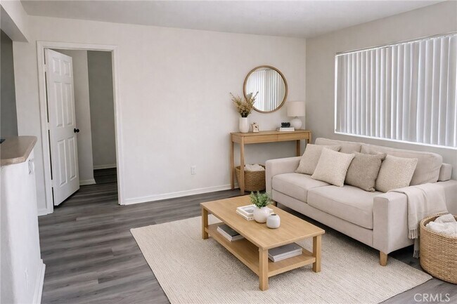 Building Photo - 45521 Sunset Ln