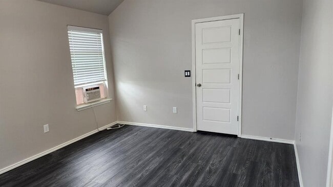 Building Photo - 256 Pebble Creek Ln