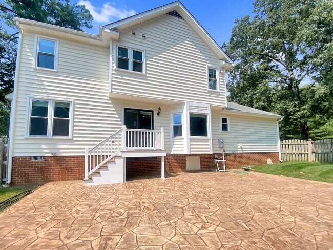 Building Photo - Spacious 4 Bedroom Home in Pebble Creek!