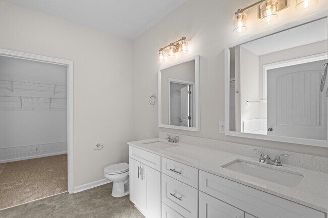 Building Photo - 8132-8132 Snelling Dr