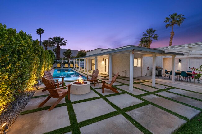 Building Photo - 1433 E Caleta Way