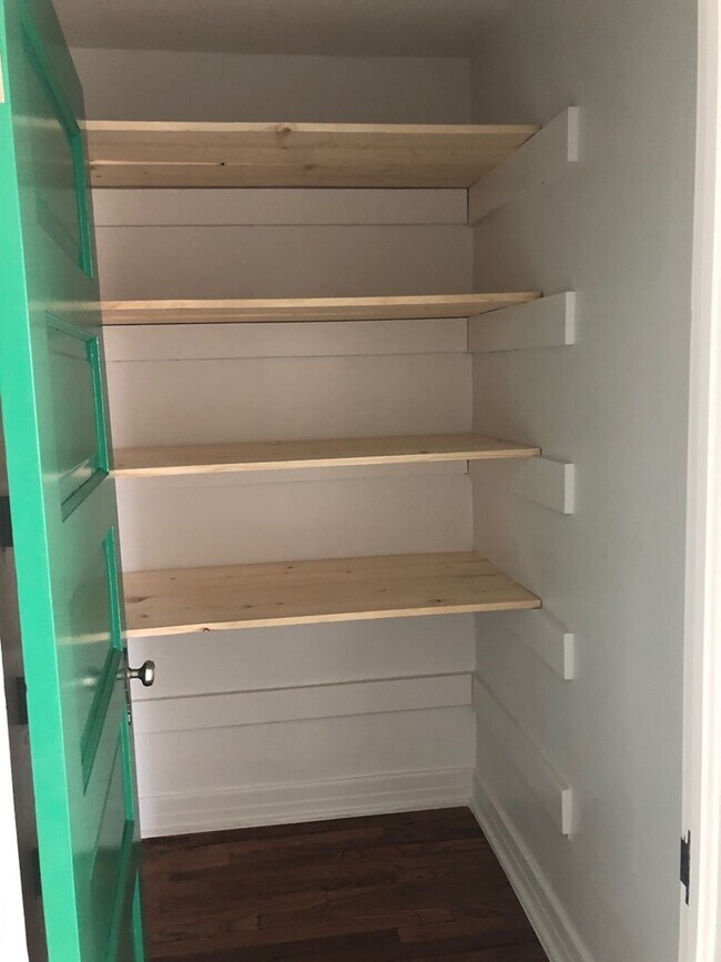 Building Photo - 120 N Austin St