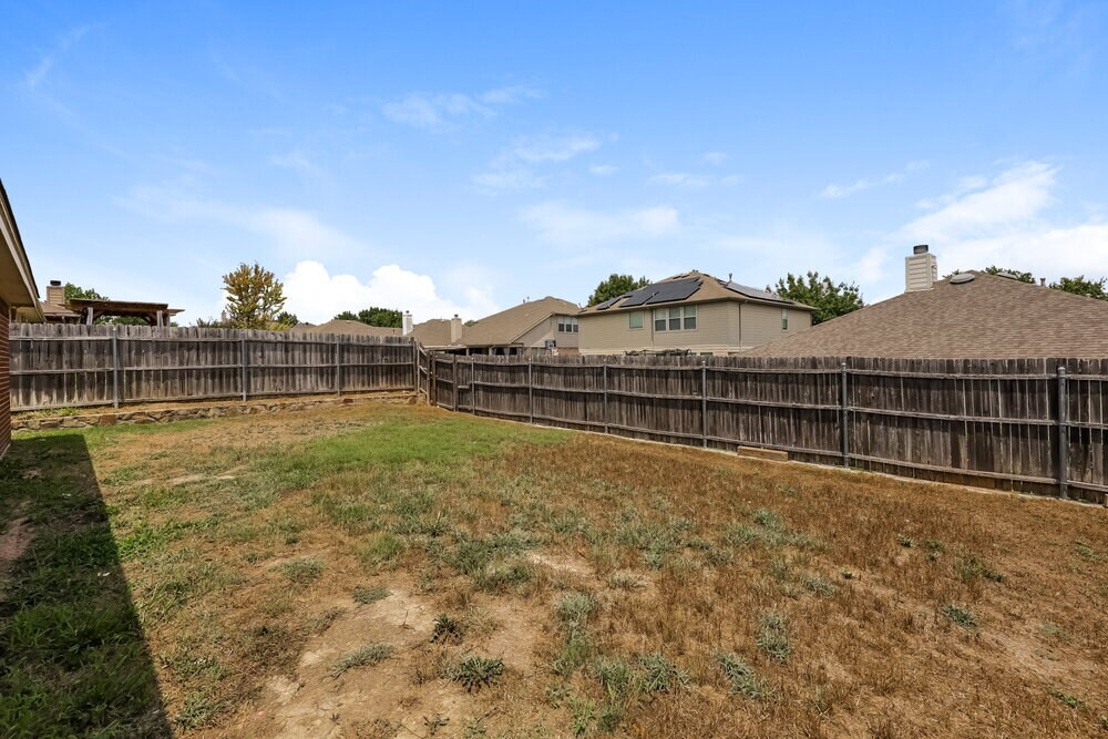 Building Photo - 6020 Walleye Dr