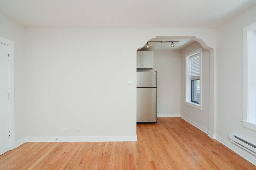 Building Photo - 2423 N Kedzie Blvd