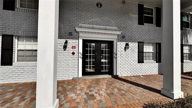 Building Photo - 205 Lewfield Cir