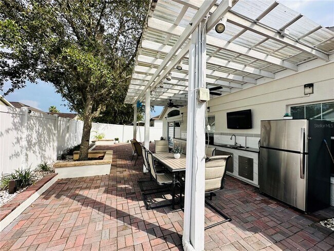 Building Photo - 8885 Palisades Beach Ave